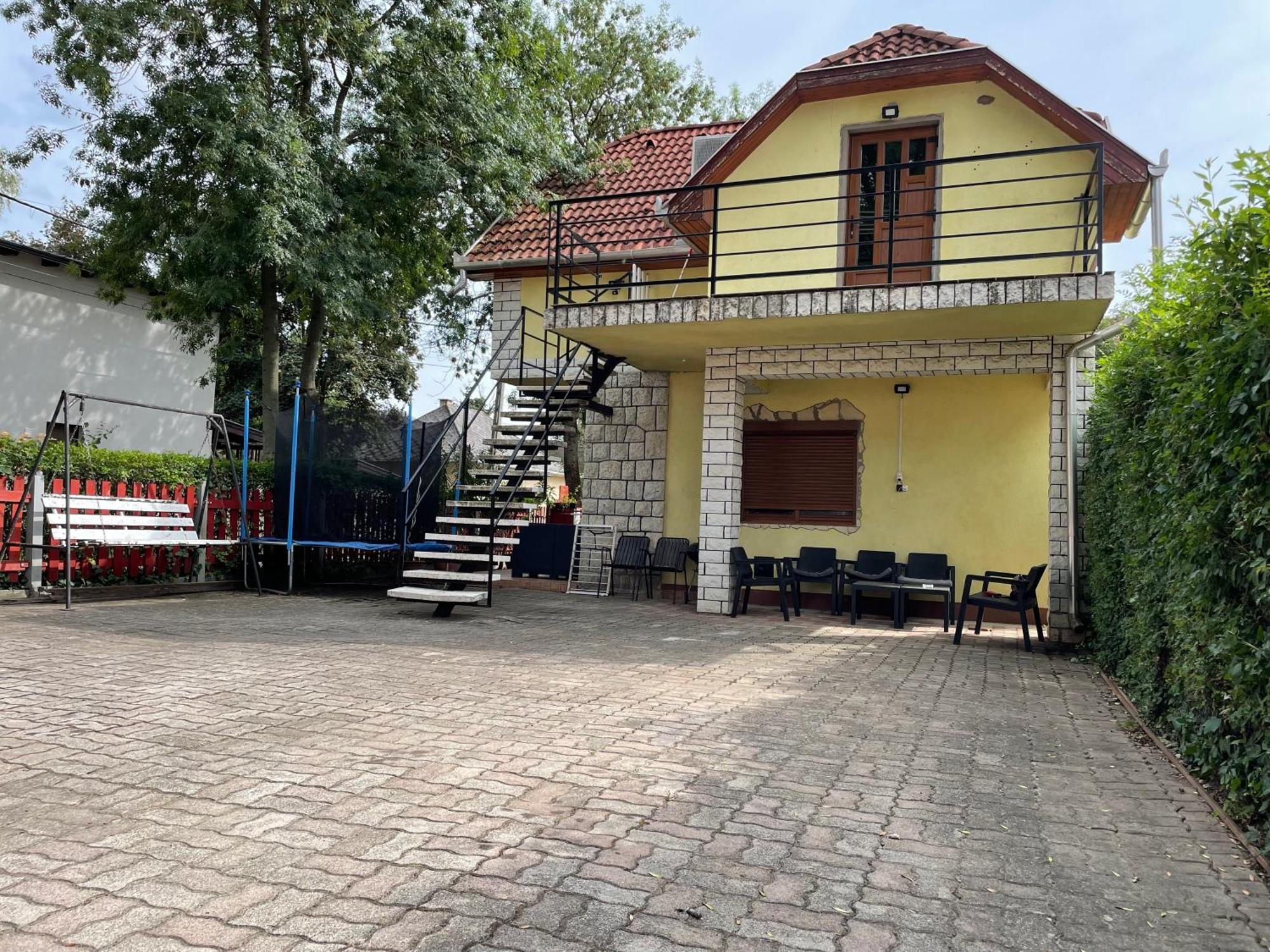 Edu Apartman Гайдусобосло Екстер'єр фото